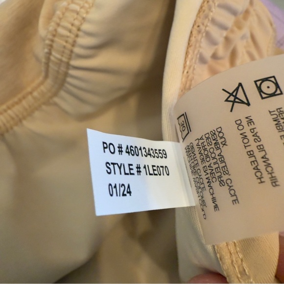 Travis Mathew Queenstown Moveknit Knit Shorts
Women’s Size XL NWOT - Picture 9 of 12